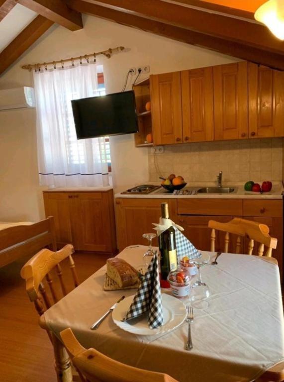 Lovely Studio Apartments Mali Raj Vrsar Luaran gambar