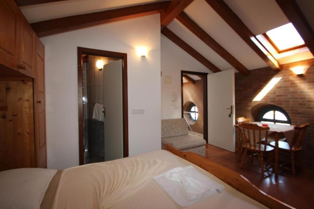 Lovely Studio Apartments Mali Raj Vrsar Luaran gambar